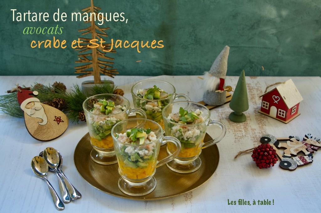Tartare de mangue, avocats, miettes de crabe et St-Jacques
