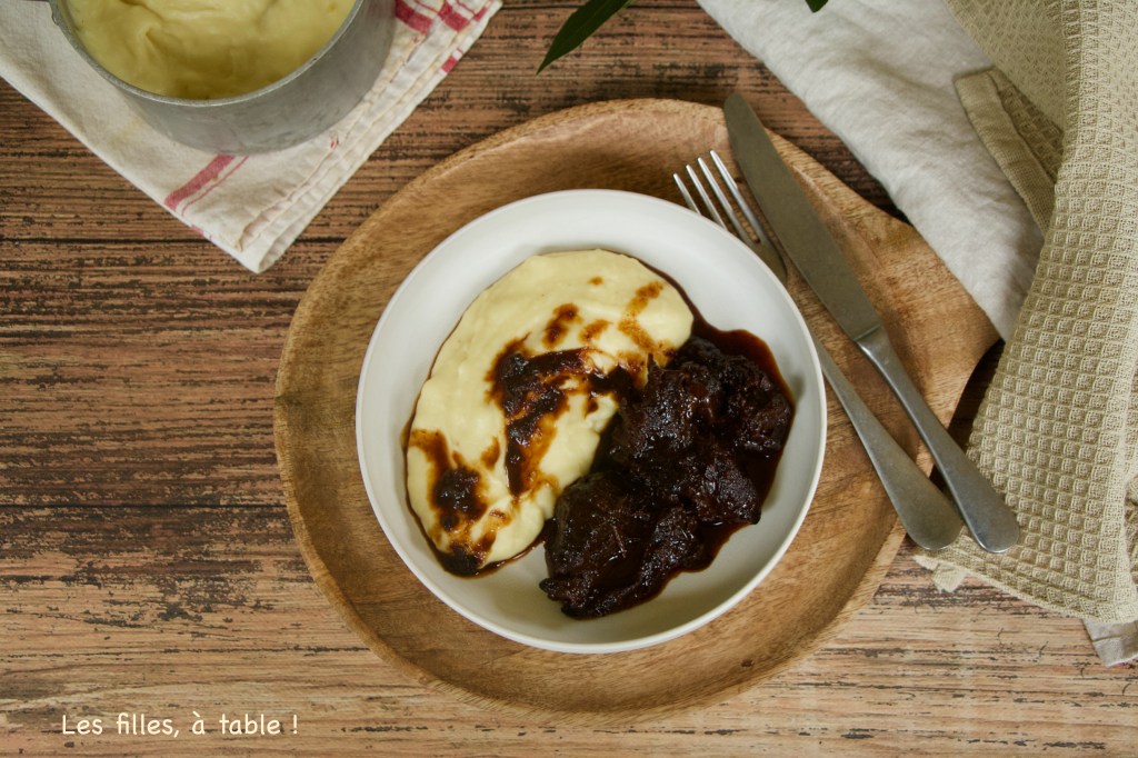 Joue de boeuf caramélisée, mousseline de panais