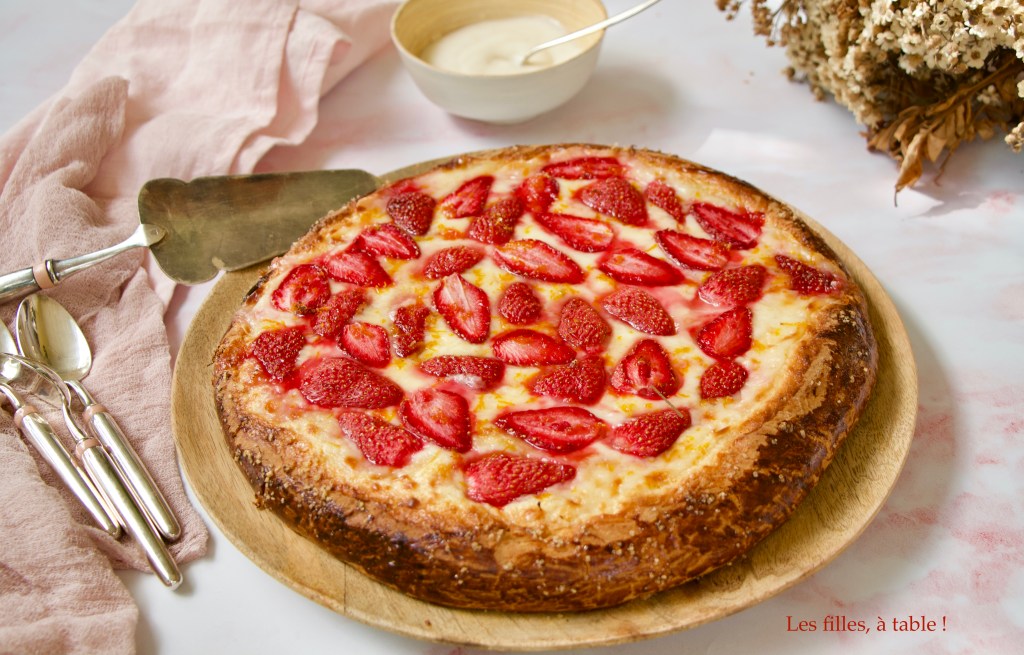 Brioche viennoise à la crème aux fraises