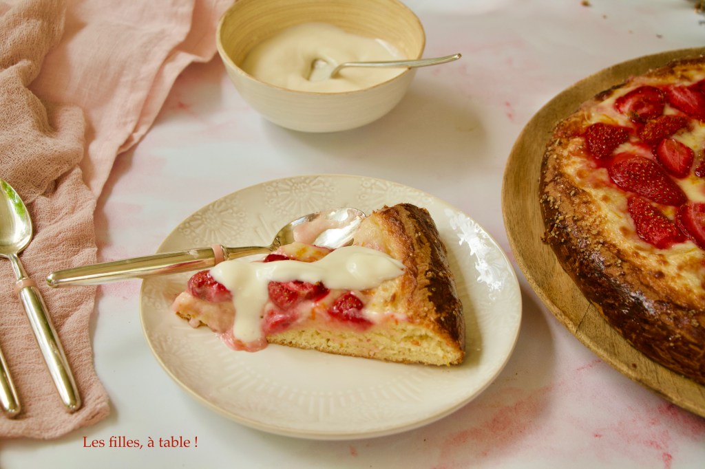 Brioche viennoise à la crème aux fraises